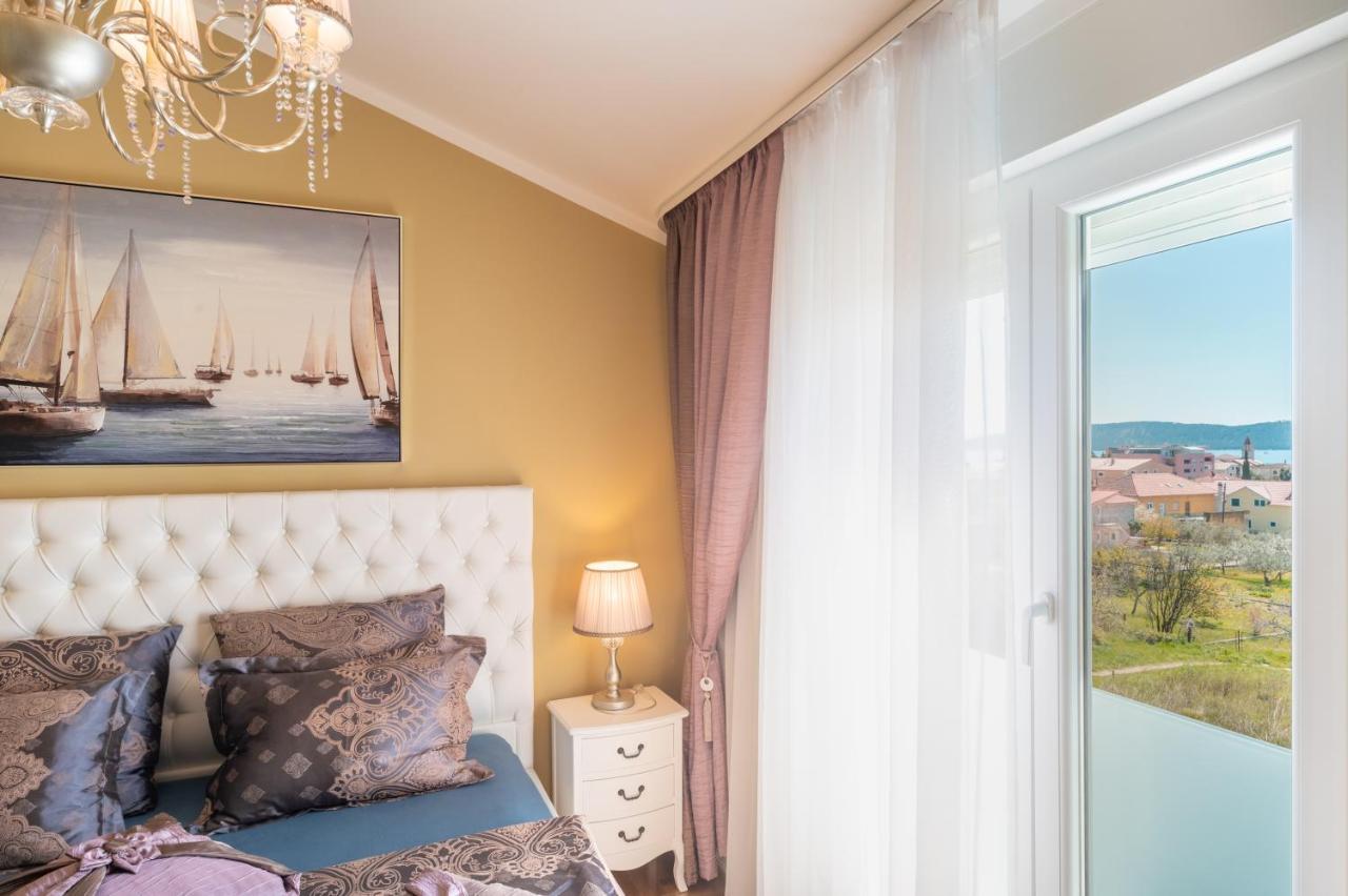 Apartment Tikvarin, Kastel Kambelovac Kaštela 外观 照片