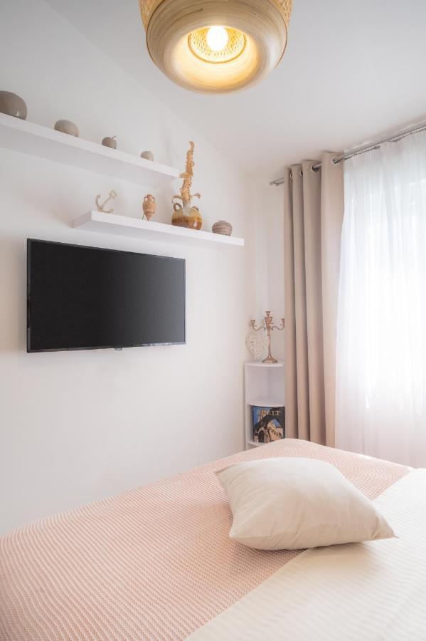 Apartment Tikvarin, Kastel Kambelovac Kaštela 外观 照片