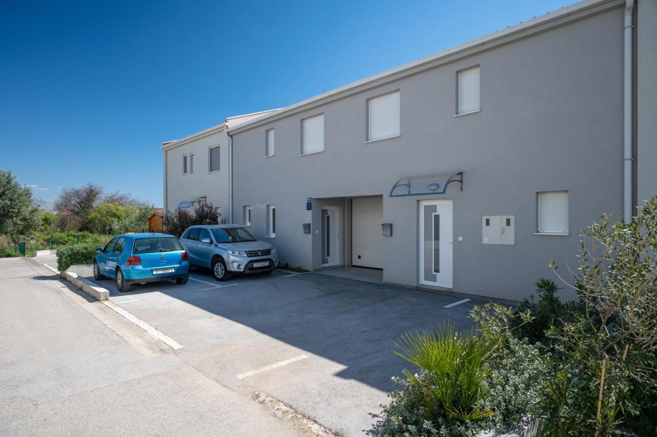 Apartment Tikvarin, Kastel Kambelovac Kaštela 外观 照片