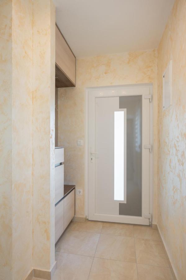Apartment Tikvarin, Kastel Kambelovac Kaštela 外观 照片