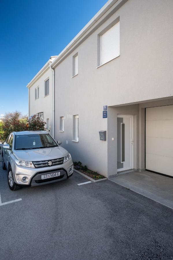 Apartment Tikvarin, Kastel Kambelovac Kaštela 外观 照片