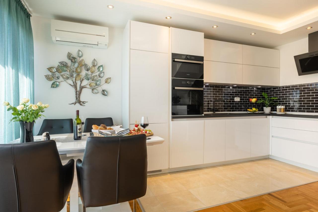 Apartment Tikvarin, Kastel Kambelovac Kaštela 外观 照片