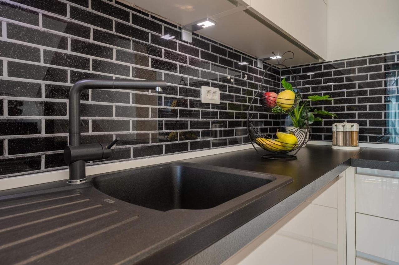 Apartment Tikvarin, Kastel Kambelovac Kaštela 外观 照片