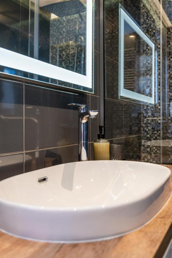 Apartment Tikvarin, Kastel Kambelovac Kaštela 外观 照片